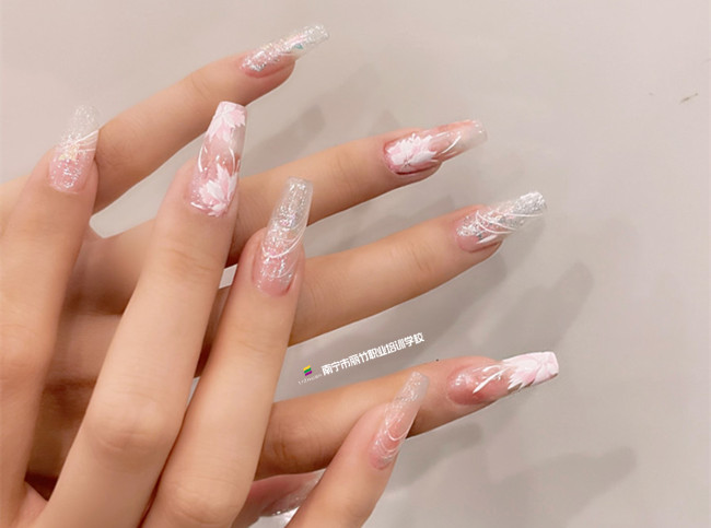南寧美甲師進修班作品：花卉美甲款式