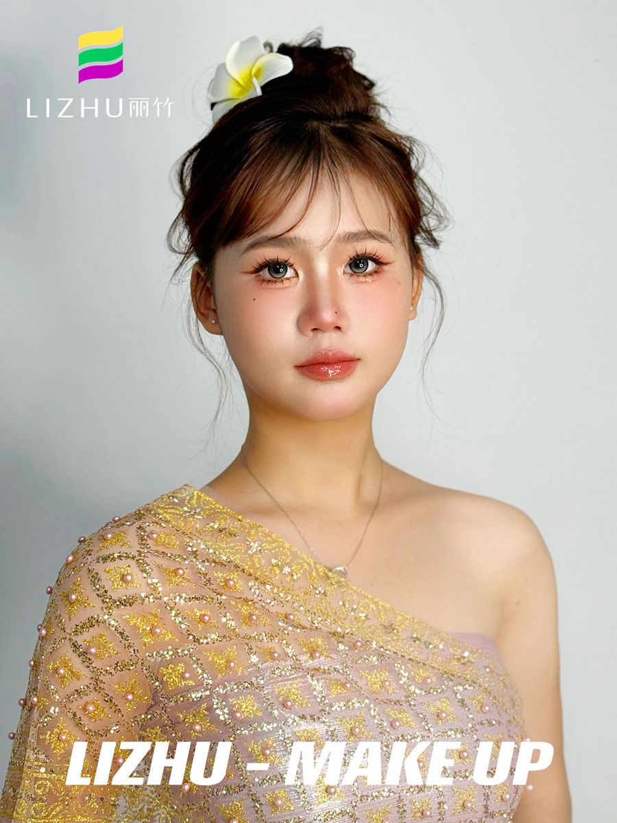 1699256708778267.jpg 傣族寫(xiě)真造型-2.jpg