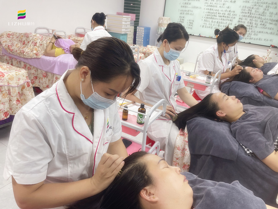 適合梳頭的時(shí)間？南寧頭療養(yǎng)生學(xué)習(xí)