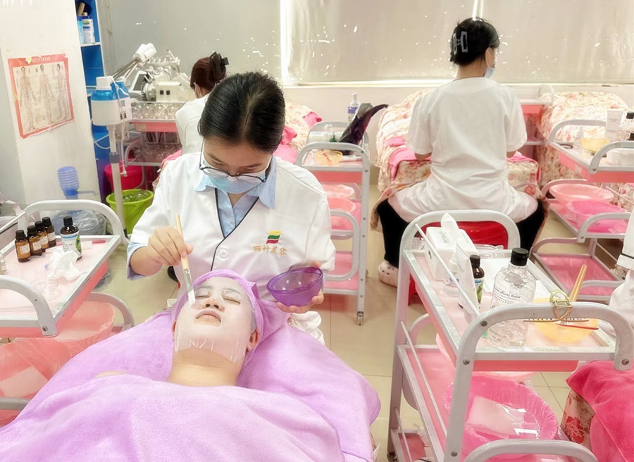 冬季護膚的誤區(qū)，南寧學美容面部管理