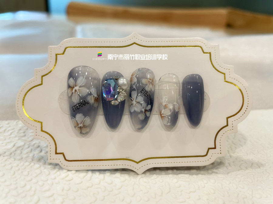 花卉美甲，南寧美甲進修提升
