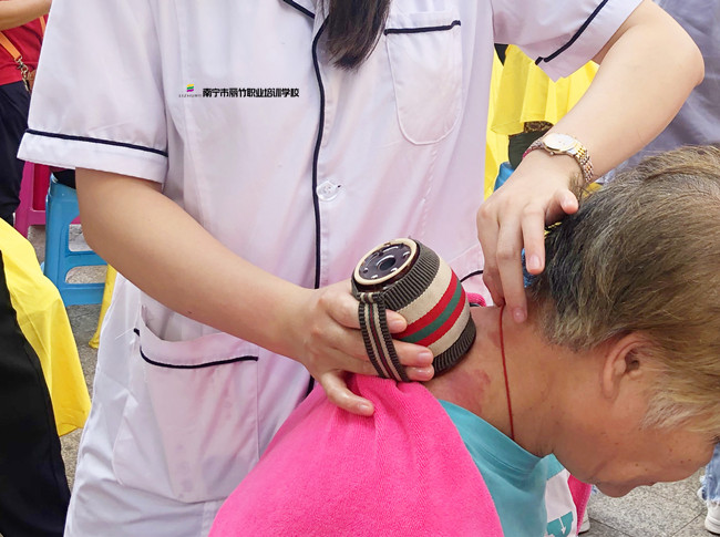 冬季艾灸為什么好？南寧美甲造型培訓(xùn)（麗竹美甲培訓(xùn)學(xué)校）課程介紹：