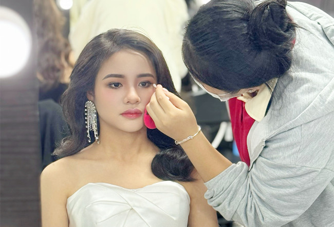 泰式新娘造型，南寧新娘跟妝培訓(xùn)作品