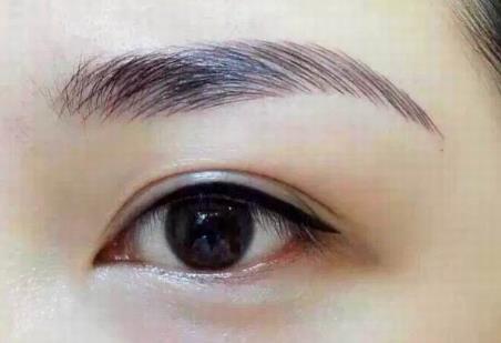 為什么眉毛和美瞳線要一起紋？南寧紋繡造型學(xué)校解析