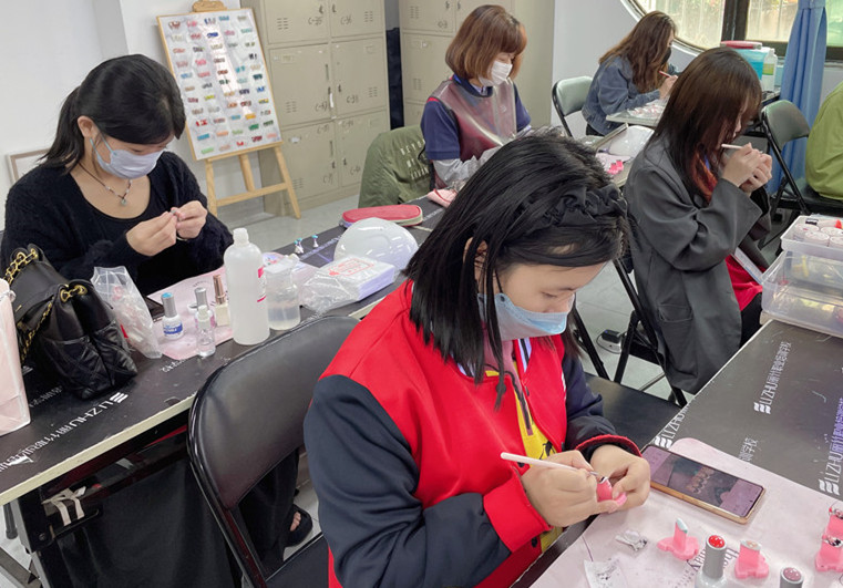 南寧美甲學校上課花絮 | 南寧美甲課堂隨拍