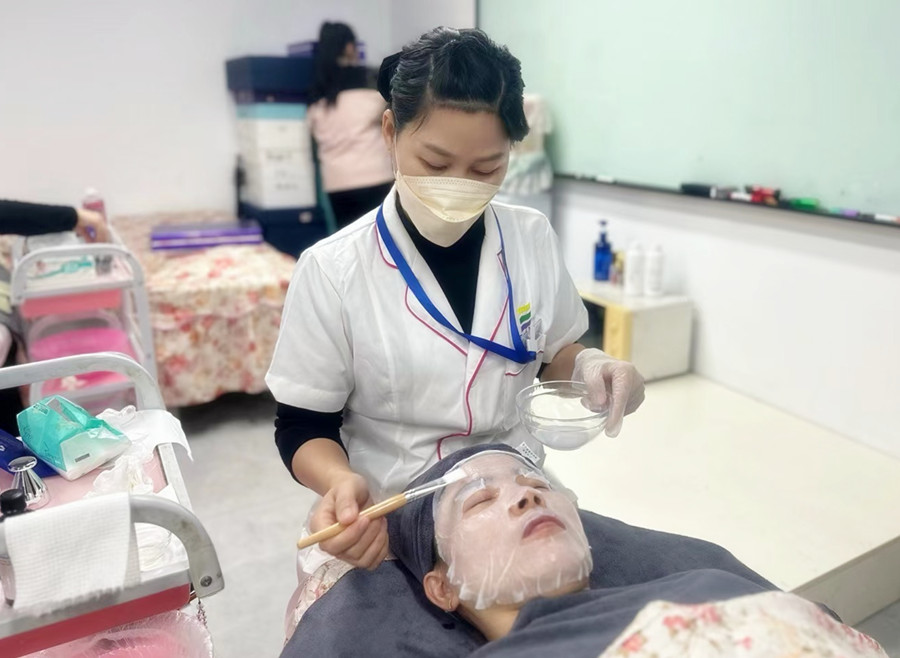 日?；A面部護理手法，廣西皮膚管理培訓