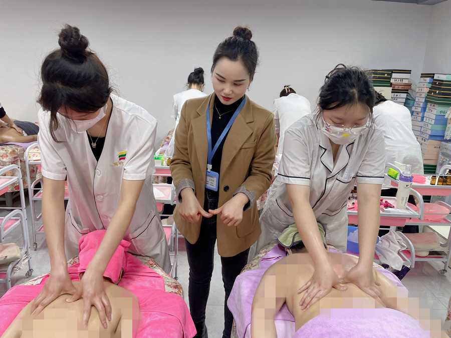 冬季背部按摩的好處，南寧美容美體專業(yè)分享