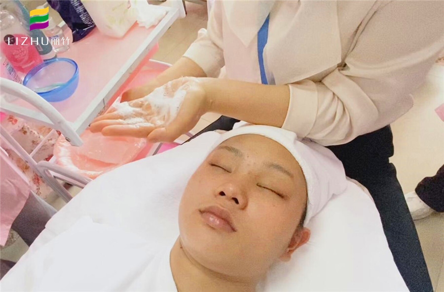 專業(yè)卸妝攻略，南寧美容護膚