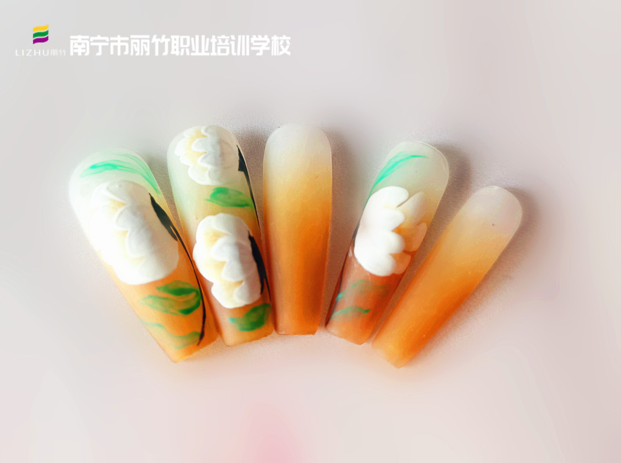 春日彩繪美甲，南寧美甲短期培訓(xùn)作品