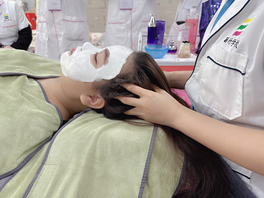 中藥面膜的好處，南寧美容護(hù)膚養(yǎng)顏培訓(xùn)