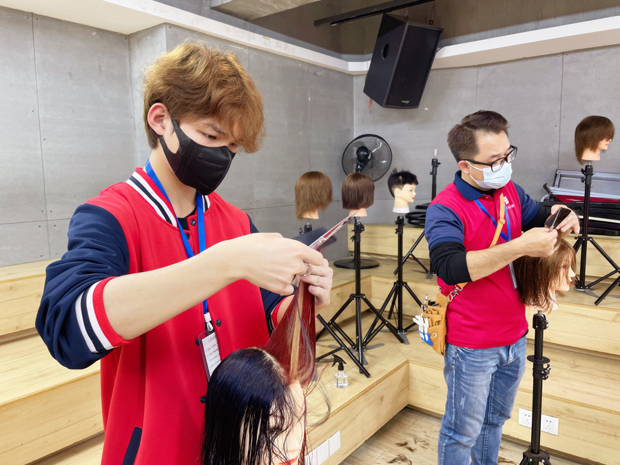 美發(fā)新手必懂的理發(fā)技巧，零基礎(chǔ)學(xué)理發(fā)教學(xué)