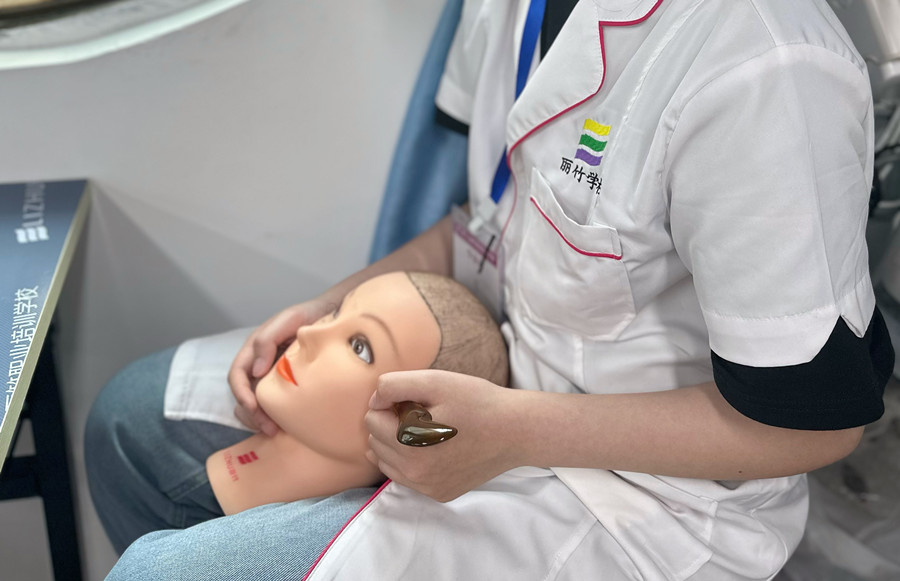 眼部刮(sha)痧后續(xù)護(hù)理，零基礎(chǔ)美容培訓(xùn)