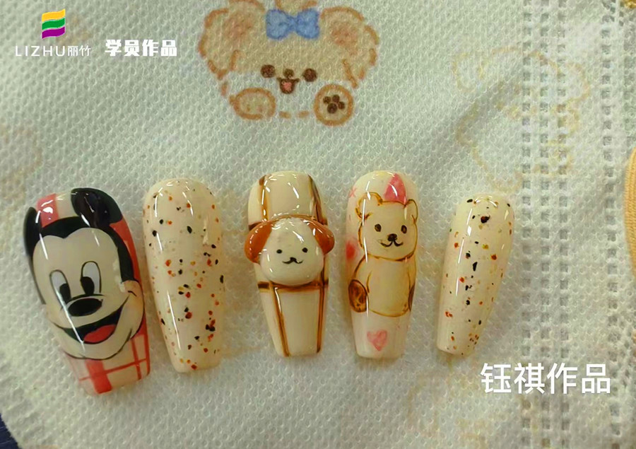 卡通立體浮雕&手工蝴蝶結(jié)美甲，南寧美甲造型進(jìn)修作品