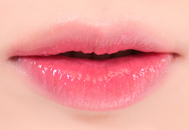 減少唇紋的方法，南寧美容護膚職業(yè)學(xué)校學(xué)習(xí)