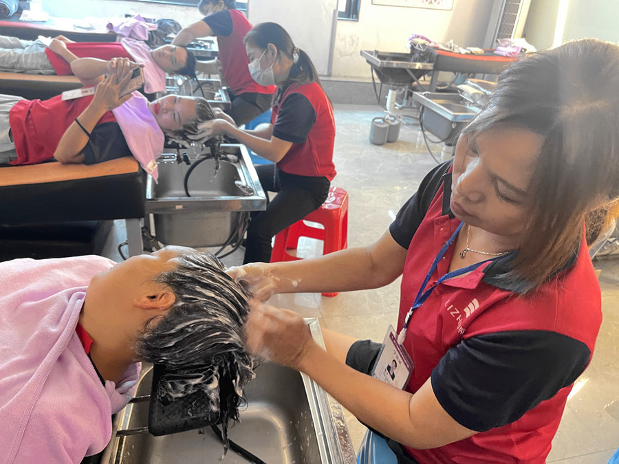 南寧美發(fā)學校十佳名校學員畢業(yè)感言