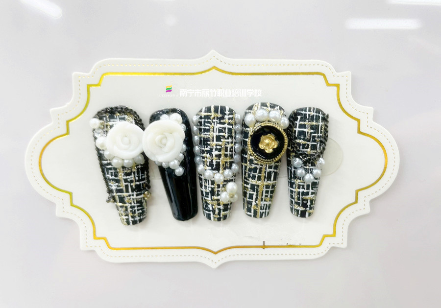 小香風(fēng)美甲，南寧美甲學(xué)徒必學(xué)款式