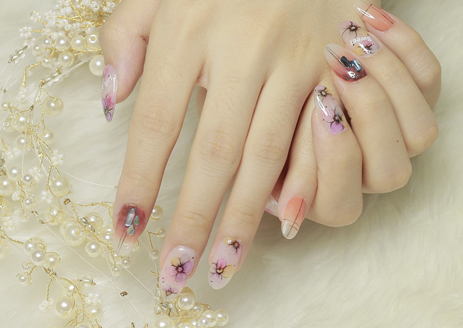 韓式花朵美甲，南寧美甲學習中心推薦