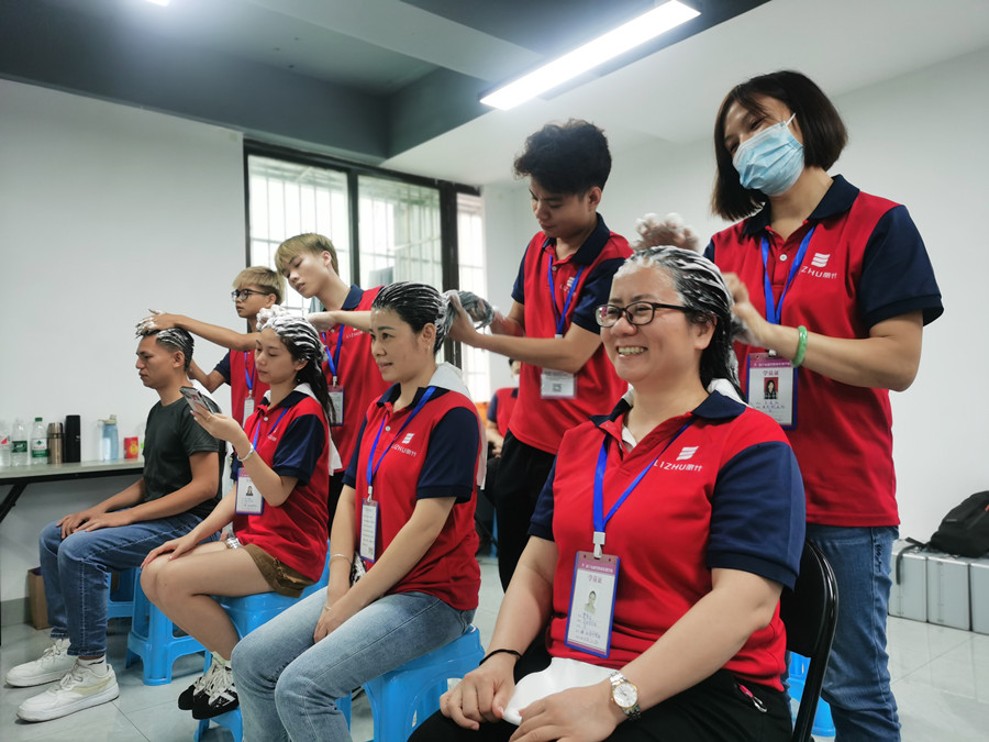 中式洗頭的過程 | 廣西學(xué)洗頭去哪里？