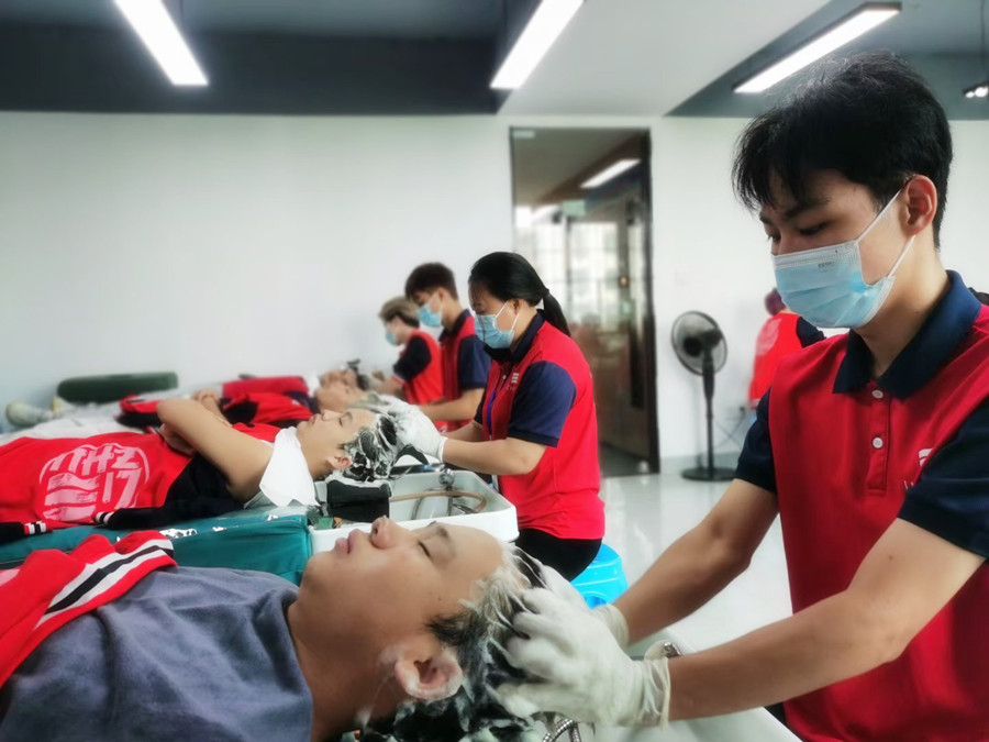 廣西洗專業(yè)學(xué)校：如何洗頭才不會出油方法