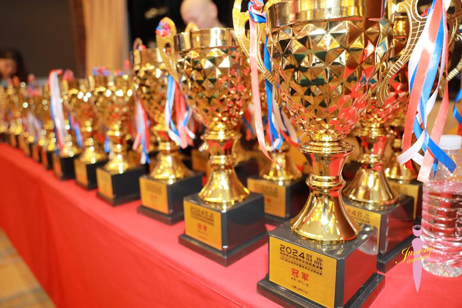 喜報(bào)！祝賀麗竹學(xué)校在桂林第三屆美業(yè)技能邀請(qǐng)賽榮耀加身