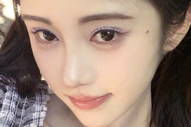 溫柔香芋紫眼妝，學(xué)女明星同款妝容
