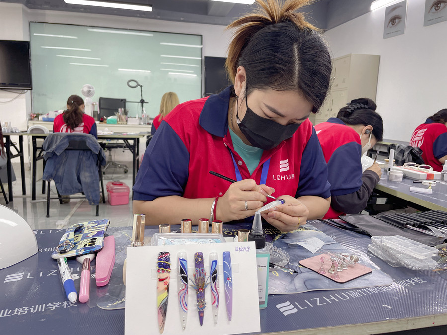 飾品彩繪美甲，南寧美甲進修提升作品