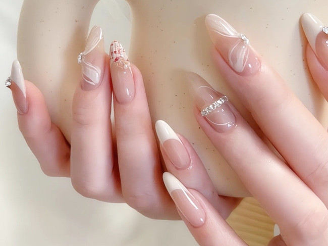 仙女風(fēng)法式美甲，廣西學(xué)美甲零基礎(chǔ)