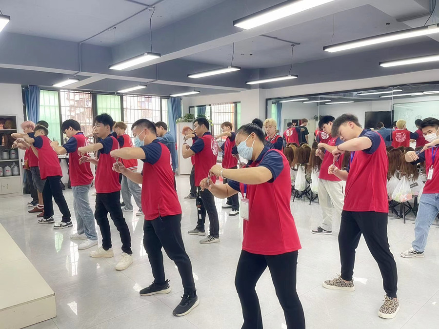 揭秘！南寧美發(fā)造型培訓(xùn)學(xué)校上課流程