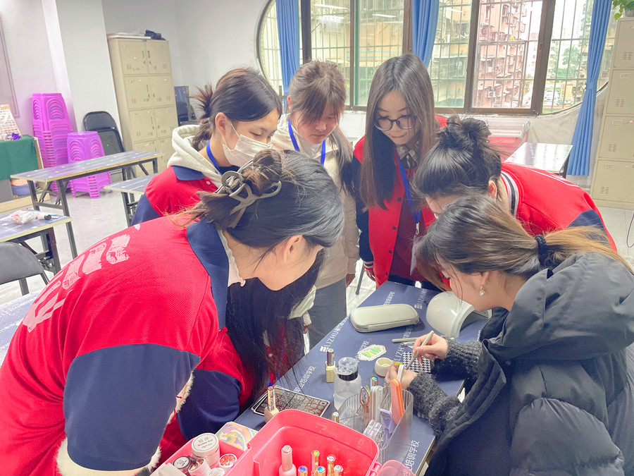 春日清新美甲，廣西美甲進(jìn)修提升作品解析