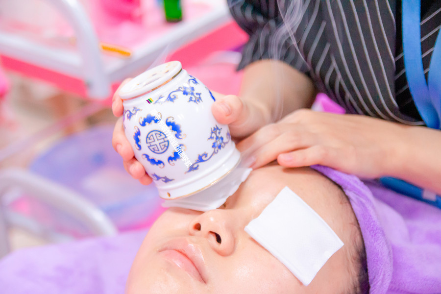 日常眼部護(hù)理貼士，南寧美容皮膚護(hù)膚學(xué)校收集