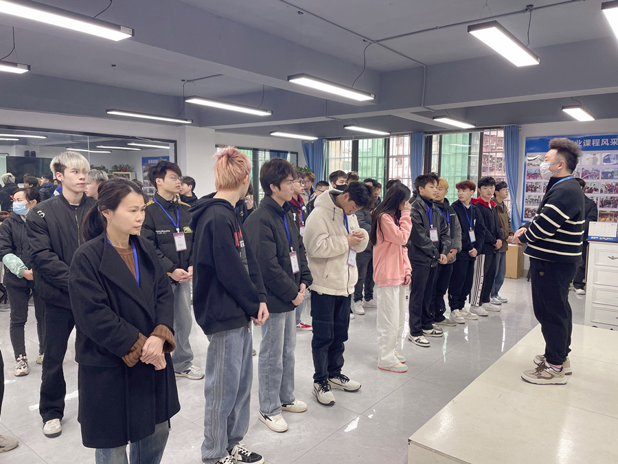 南寧美發(fā)課堂隨拍校園晨會(huì)