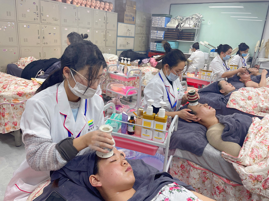 艾灸額頭的操作方法，從零基礎(chǔ)學(xué)艾灸