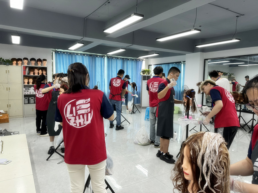 留幾手染發(fā)技術(shù)，廣西燙染訓(xùn)練