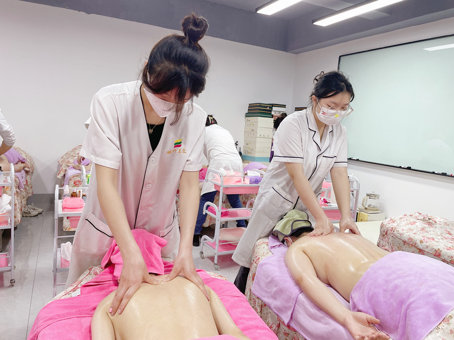 推背時(shí)如何發(fā)力？南寧美容美體教程