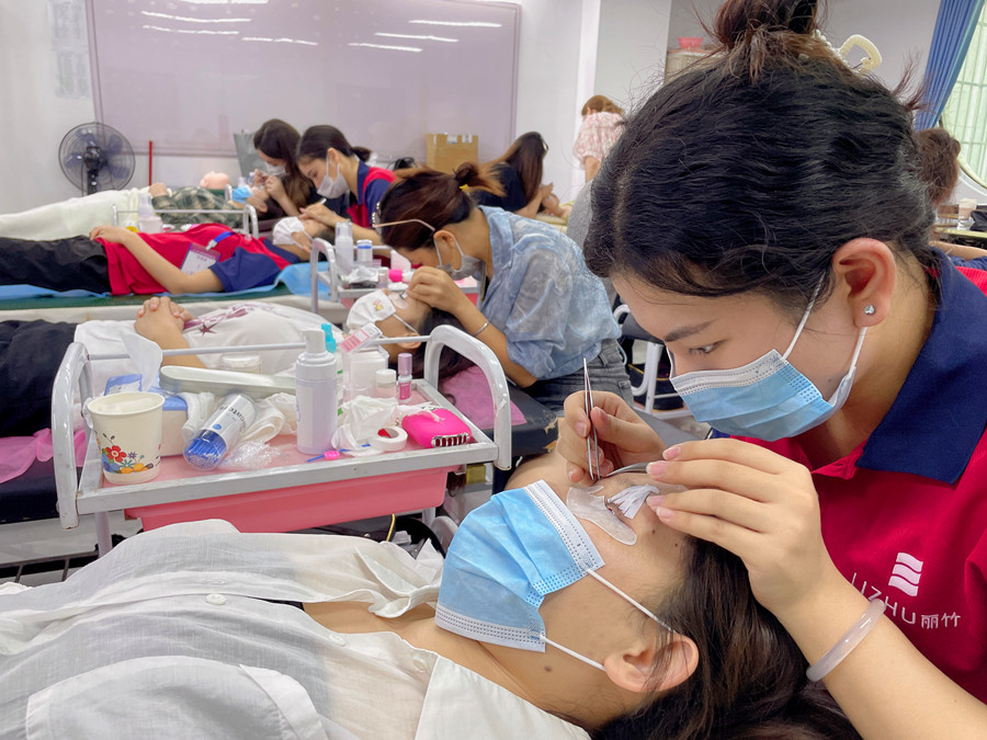 美睫師必需具備的基本功，學(xué)美睫0基礎(chǔ)