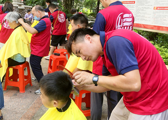 廣西美發(fā)實踐外出：義剪活動收獲居民好評