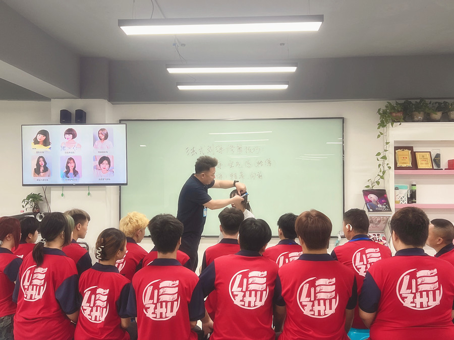 不同臉型適合的劉海類型，南寧剪發(fā)學習分享