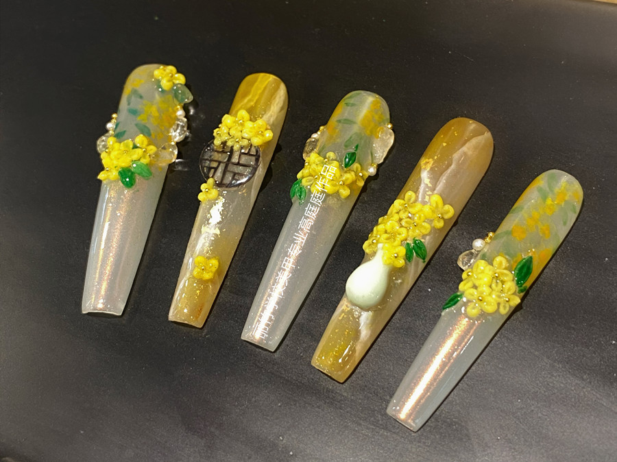 0基礎(chǔ)學(xué)美甲作品：雕花美甲