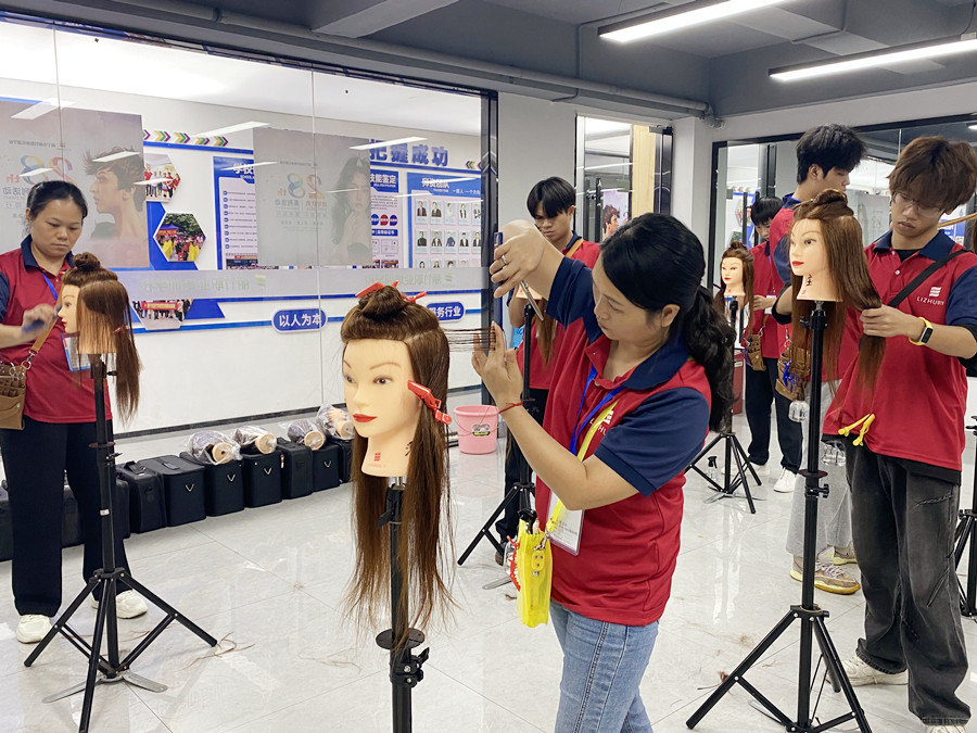 想在廣西學女士剪發(fā)，廣西美發(fā)怎么招生