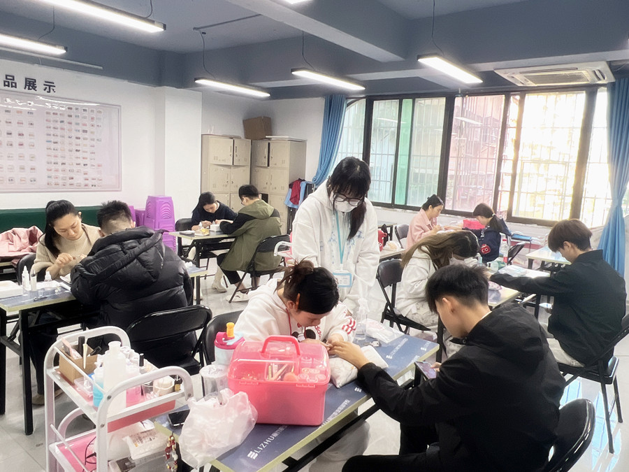 傳統(tǒng)美甲前置處理，南寧美甲專業(yè)教學(xué)講解