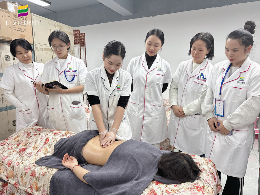 腹部管理，南寧美容健康管理學(xué)校分享