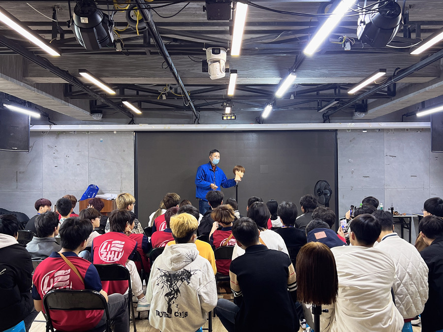 男士發(fā)型手法示范課堂，南寧剪發(fā)學(xué)習(xí)