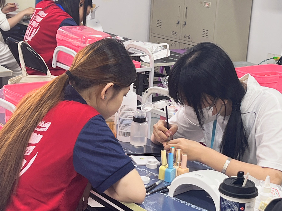 南寧美甲學(xué)習(xí)：零基礎(chǔ)學(xué)美甲無從下手？