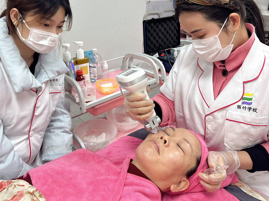 操作水光的步驟關鍵，南寧皮膚管理培訓